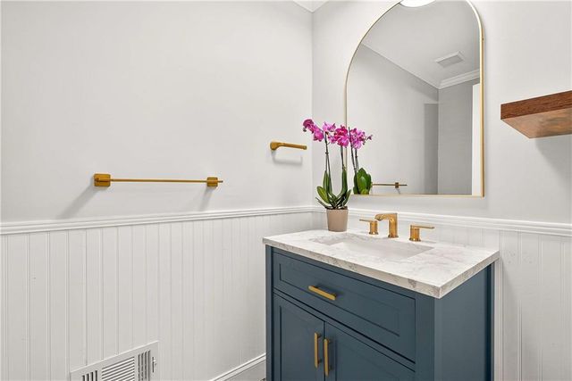 210 Lakeview W Ridge, Roswell, GA 30076