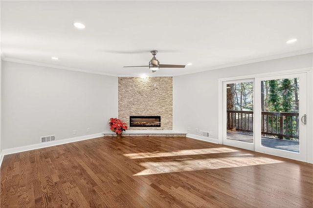 210 Lakeview W Ridge, Roswell, GA 30076