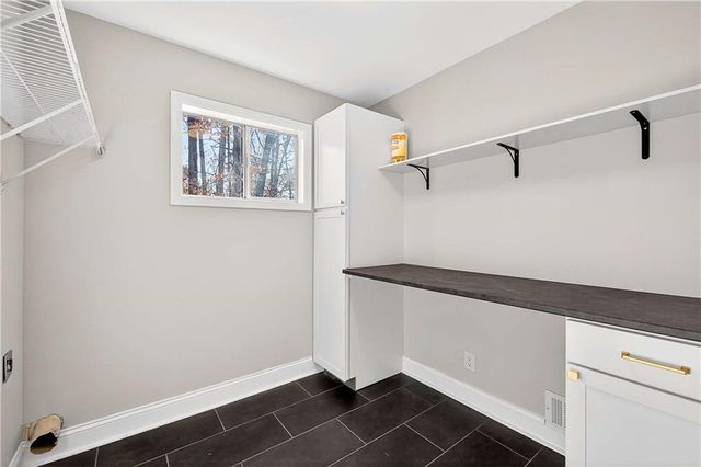 210 Lakeview W Ridge, Roswell, GA 30076