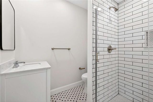 210 Lakeview W Ridge, Roswell, GA 30076