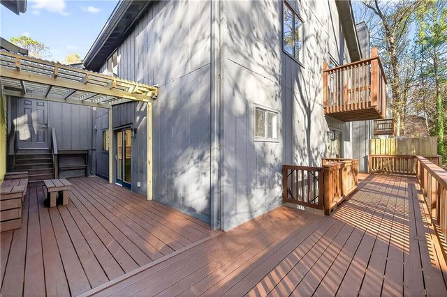 210 Lakeview W Ridge, Roswell, GA 30076