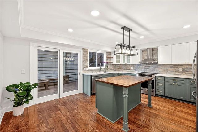 210 Lakeview W Ridge, Roswell, GA 30076