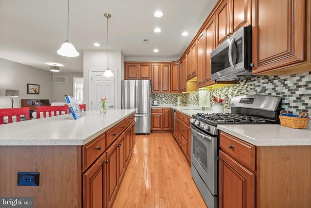 296 DEEPDALE DR, Kennett Square, PA 19348