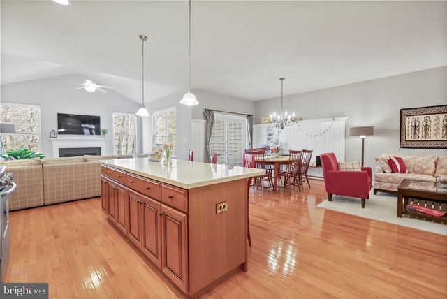 296 DEEPDALE DR, Kennett Square, PA 19348