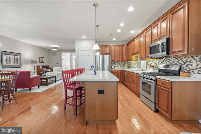 296 DEEPDALE DR, Kennett Square, PA 19348