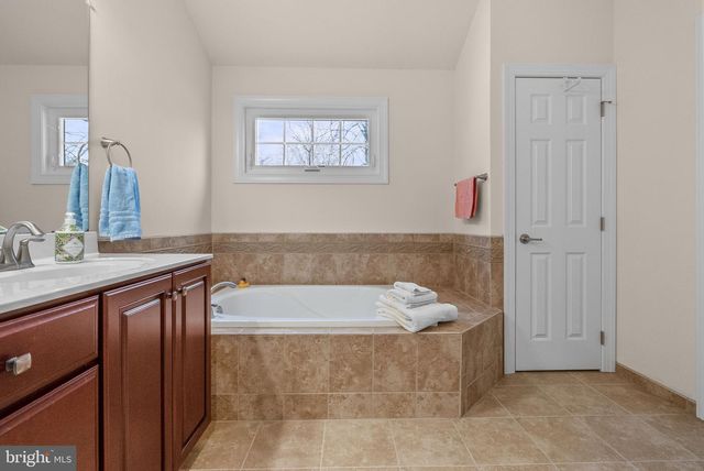 296 DEEPDALE DR, Kennett Square, PA 19348