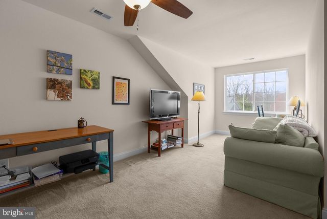 296 DEEPDALE DR, Kennett Square, PA 19348