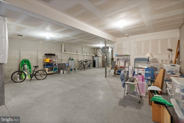 296 DEEPDALE DR, Kennett Square, PA 19348