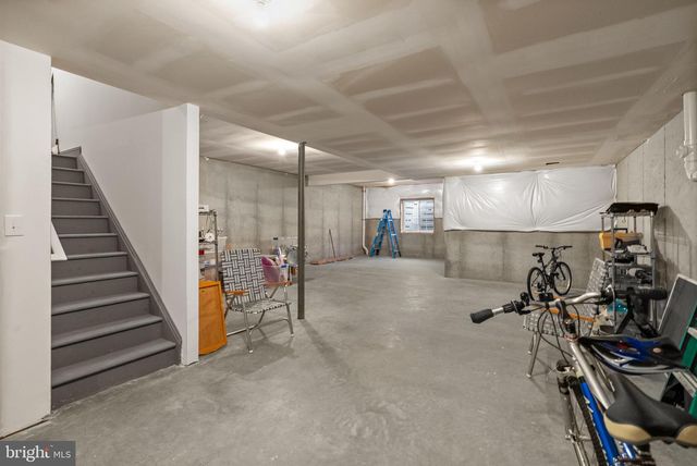 296 DEEPDALE DR, Kennett Square, PA 19348