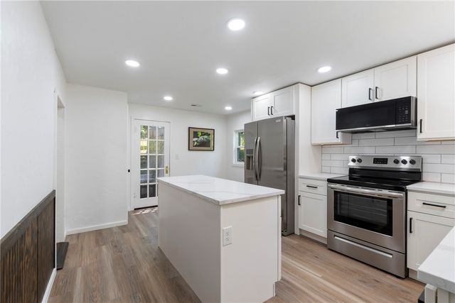 331 Dairy Hollow Road, Eureka Springs, AR 72632