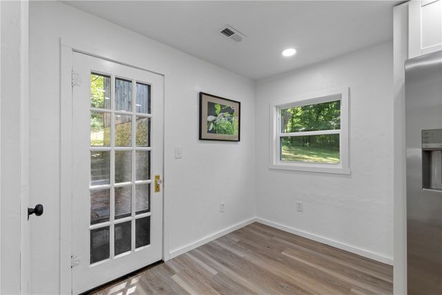 331 Dairy Hollow Road, Eureka Springs, AR 72632