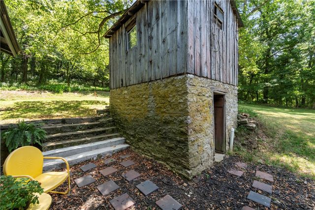 331 Dairy Hollow Road, Eureka Springs, AR 72632