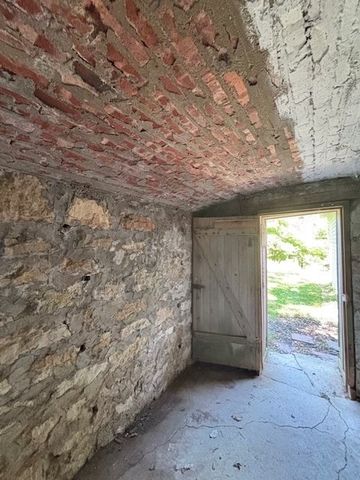 331 Dairy Hollow Road, Eureka Springs, AR 72632