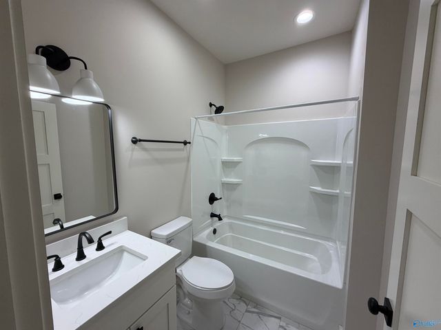 14 Walnut Street, Decatur, AL 35601