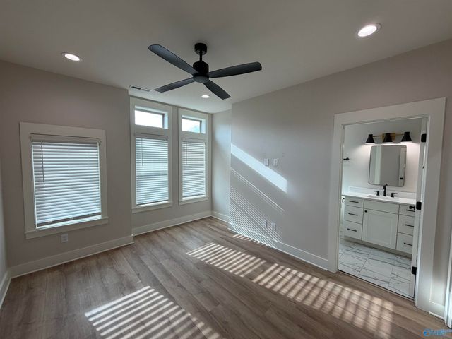 14 Walnut Street, Decatur, AL 35601