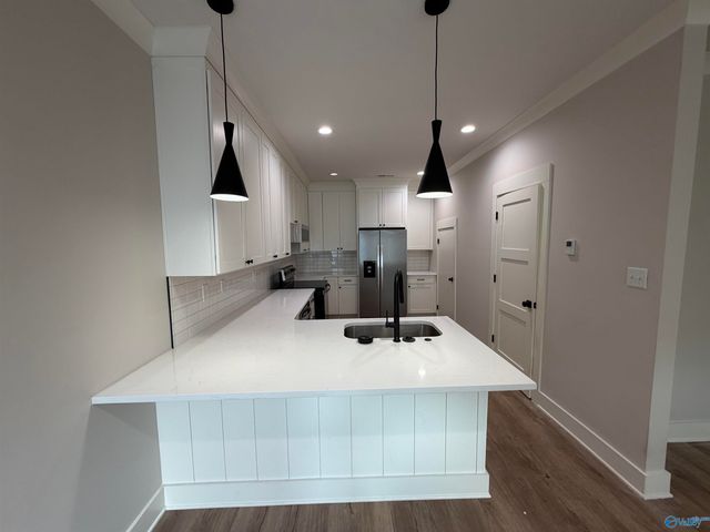 14 Walnut Street, Decatur, AL 35601