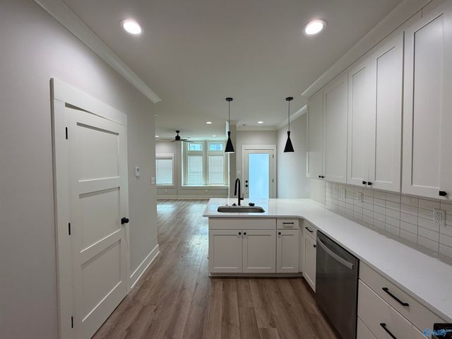 14 Walnut Street, Decatur, AL 35601