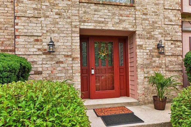 2130 Derrin LANE, Brookfield, WI 53045