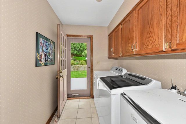 2130 Derrin LANE, Brookfield, WI 53045