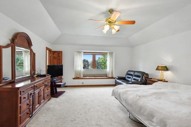 2130 Derrin LANE, Brookfield, WI 53045