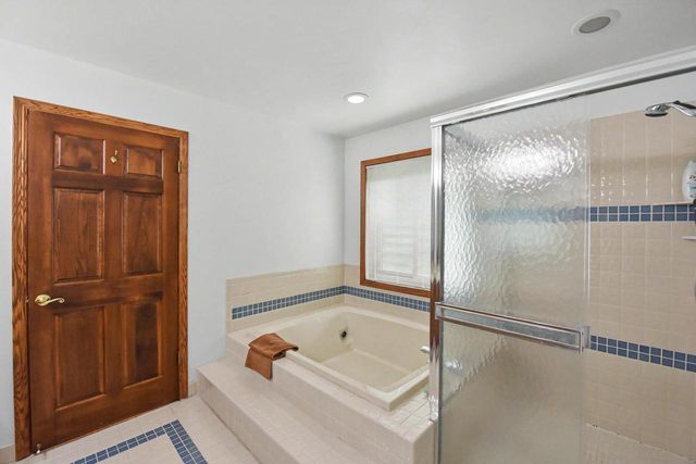 2130 Derrin LANE, Brookfield, WI 53045