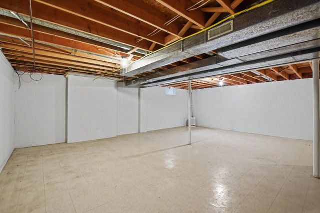 2130 Derrin LANE, Brookfield, WI 53045