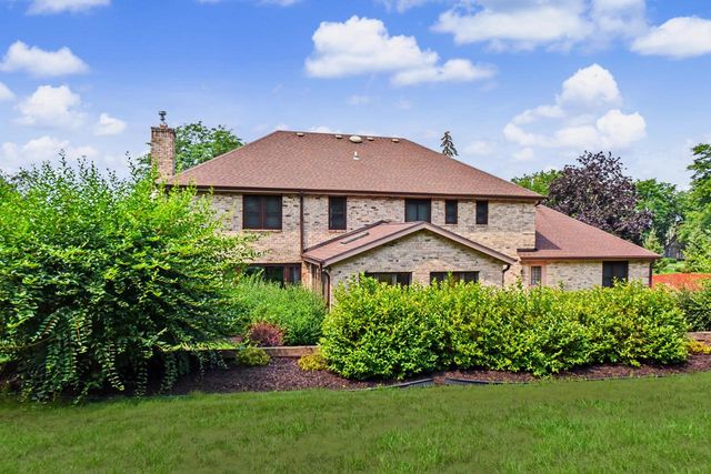 2130 Derrin LANE, Brookfield, WI 53045