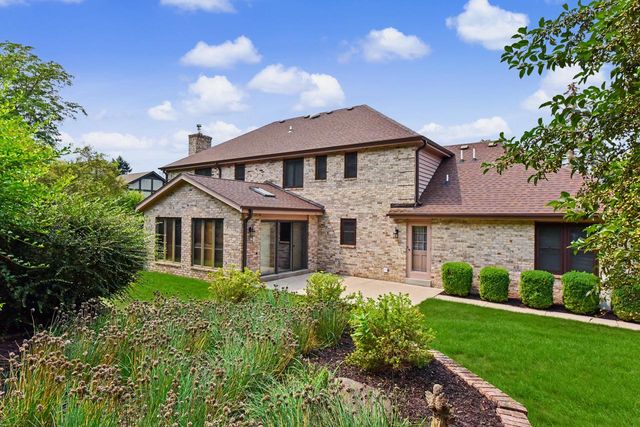 2130 Derrin LANE, Brookfield, WI 53045