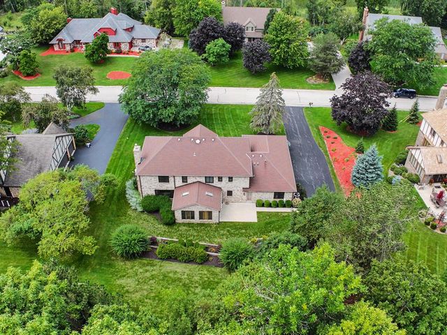 2130 Derrin LANE, Brookfield, WI 53045