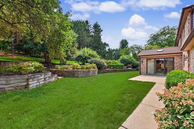 2130 Derrin LANE, Brookfield, WI 53045