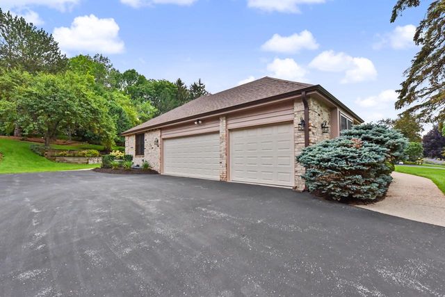 2130 Derrin LANE, Brookfield, WI 53045