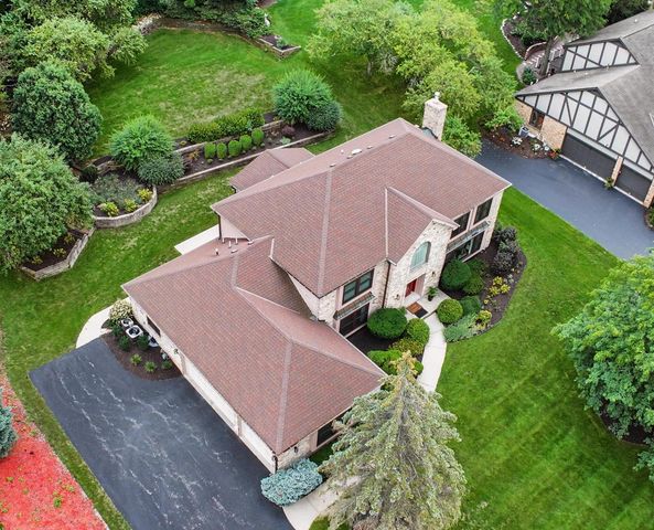 2130 Derrin LANE, Brookfield, WI 53045