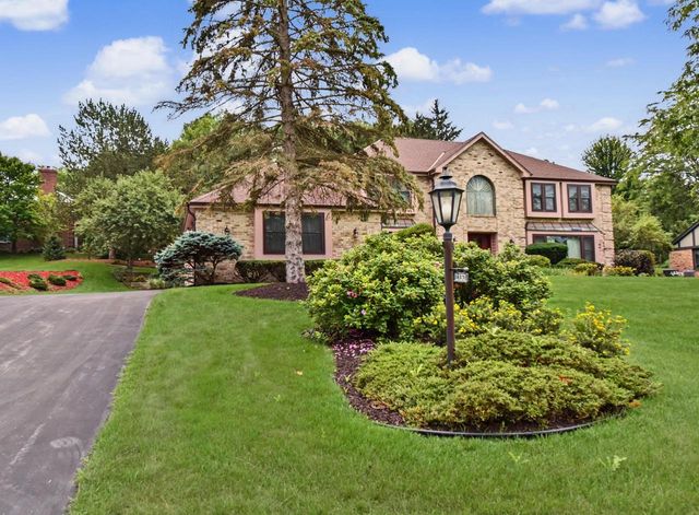 2130 Derrin LANE, Brookfield, WI 53045