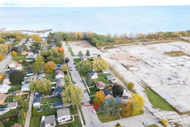 2701 4th AVENUE, South Milwaukee, WI 53172