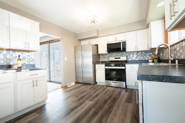 2701 4th AVENUE, South Milwaukee, WI 53172