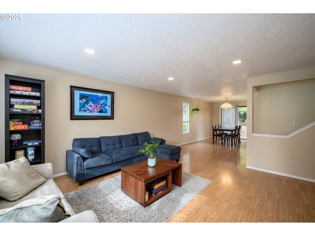 13675 Sw FEIRING Ln, Tigard, OR 97223