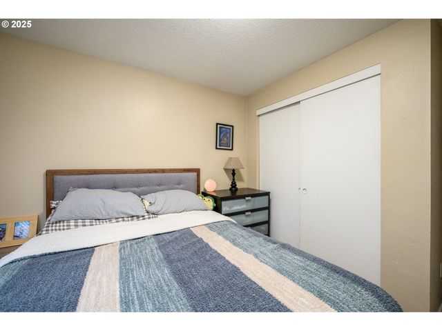 13675 Sw FEIRING Ln, Tigard, OR 97223