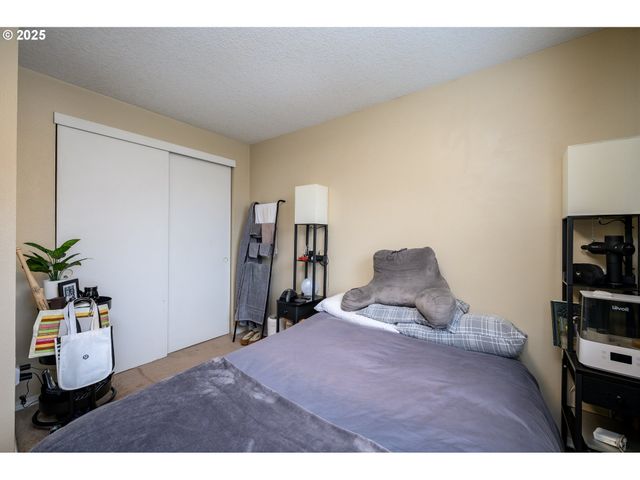 13675 Sw FEIRING Ln, Tigard, OR 97223