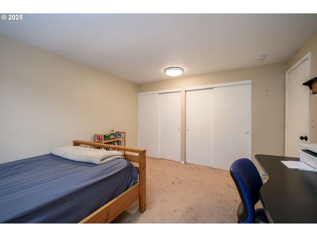 13675 Sw FEIRING Ln, Tigard, OR 97223