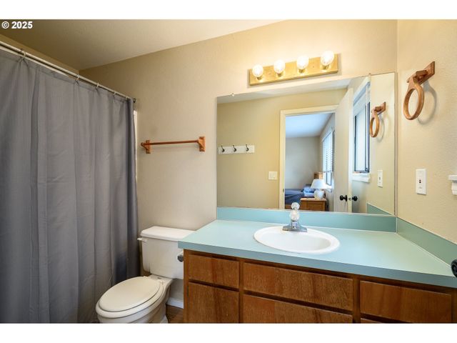 13675 Sw FEIRING Ln, Tigard, OR 97223