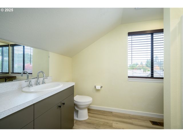 13675 Sw FEIRING Ln, Tigard, OR 97223