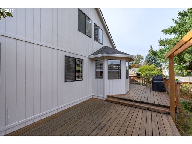 13675 Sw FEIRING Ln, Tigard, OR 97223