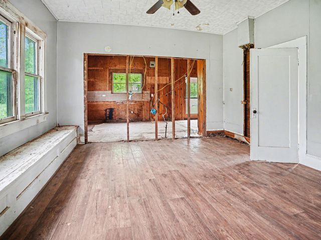 108 E Tyler Street, Ennis, TX 75119