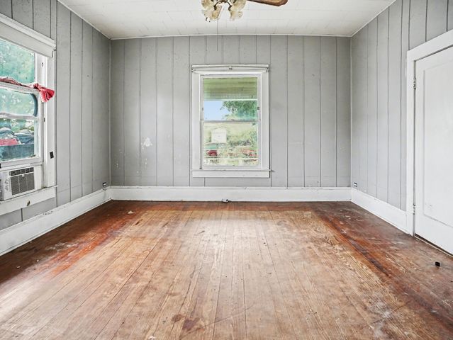 108 E Tyler Street, Ennis, TX 75119