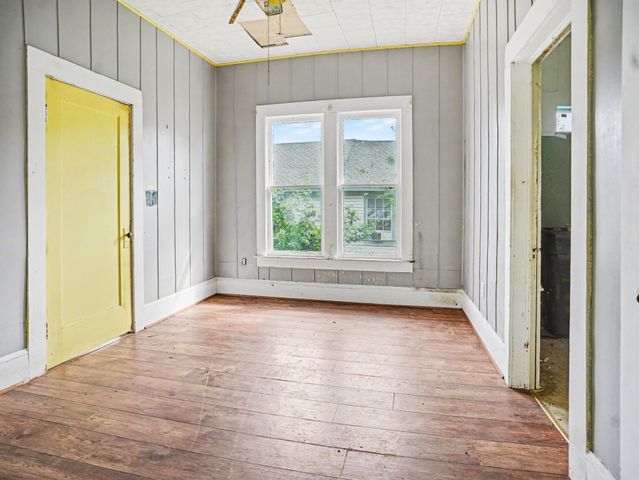 108 E Tyler Street, Ennis, TX 75119