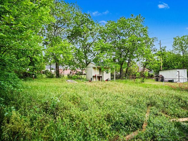 108 E Tyler Street, Ennis, TX 75119