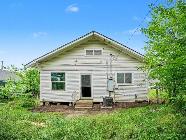 108 E Tyler Street, Ennis, TX 75119