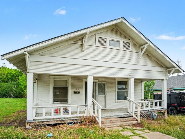 108 E Tyler Street, Ennis, TX 75119