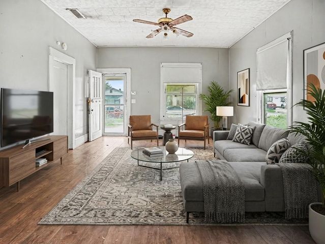 108 E Tyler Street, Ennis, TX 75119