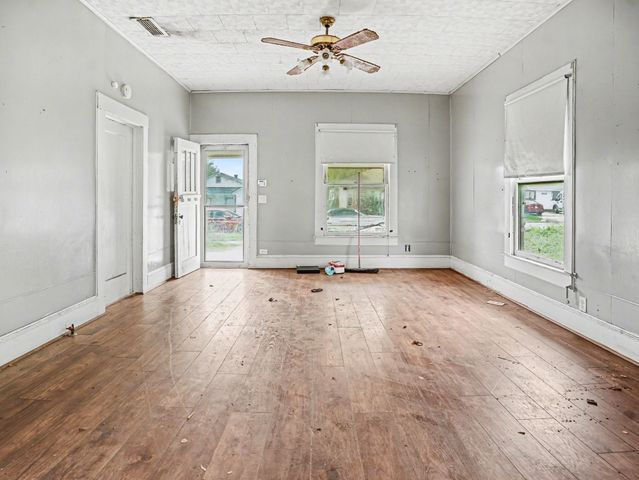 108 E Tyler Street, Ennis, TX 75119